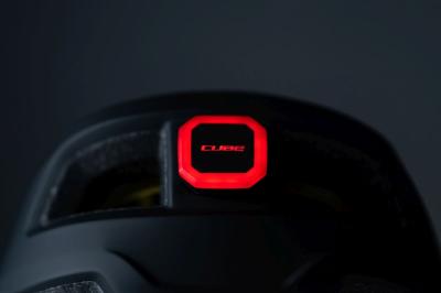 CUBE Helm R&uuml;cklicht CMPT Produktbild 2